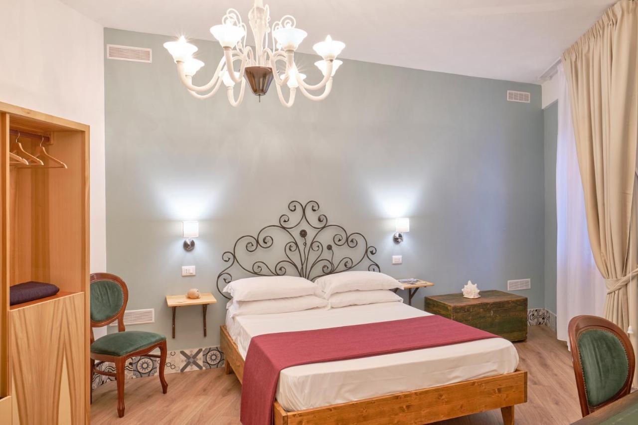 La Via Del Porto Charme Rooms Агрополи Екстериор снимка